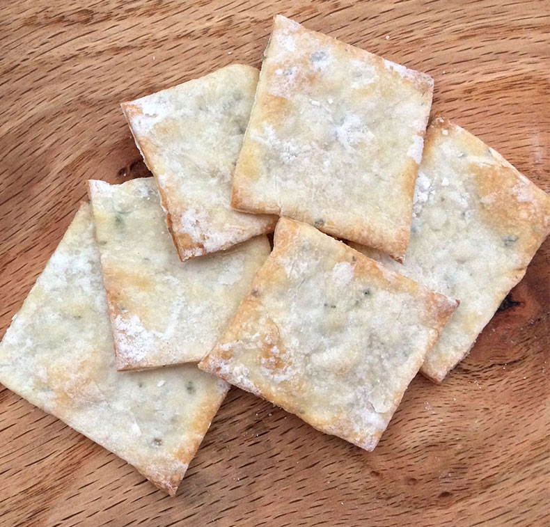 Pepper-Chive Crackers 	 