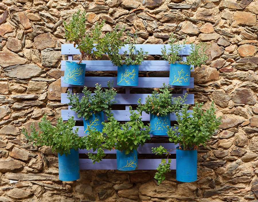 Pallet project planter wall