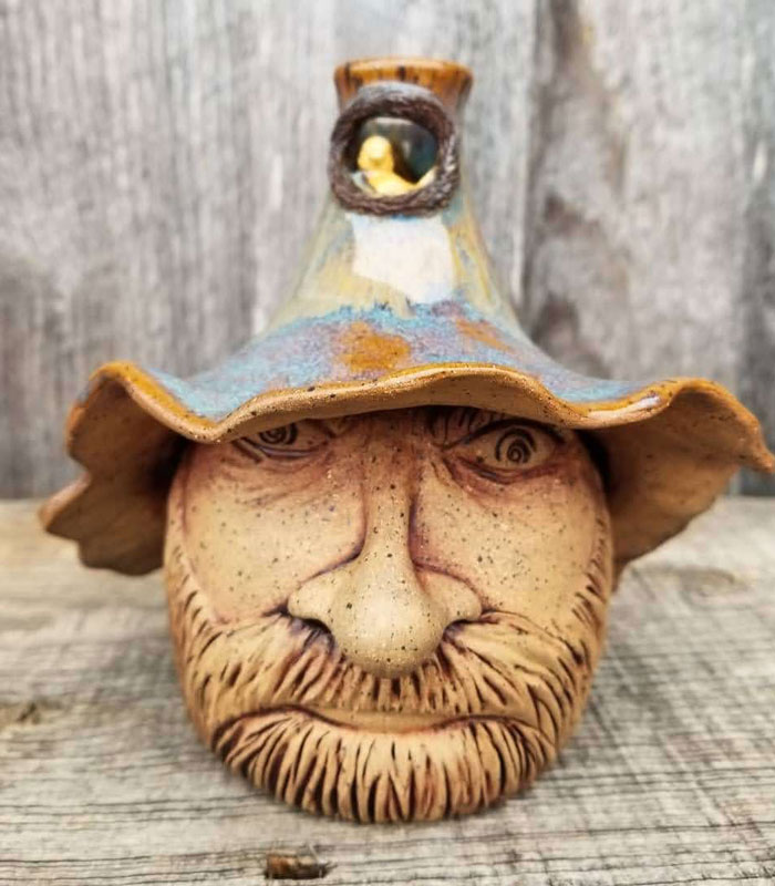 Pottery Bearded man with hat