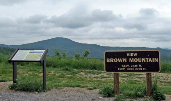 Brown-Mountain-Overlook-003