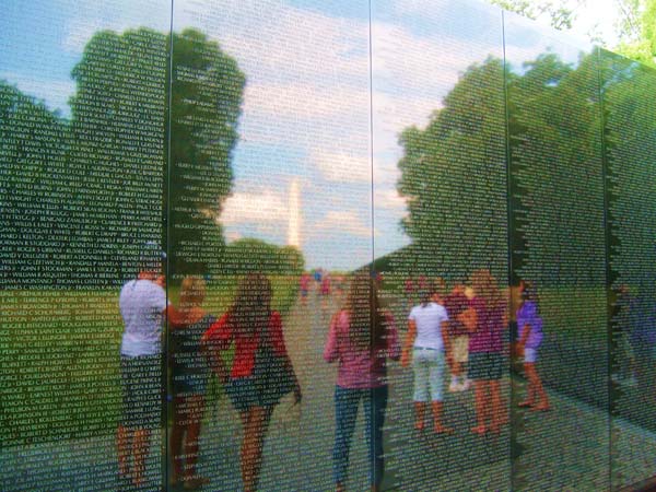 REYT-Vietnam-War-Memorial-2010