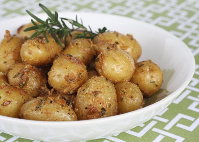 Garlic-Rosemary Roasted Fingerling Potatoes