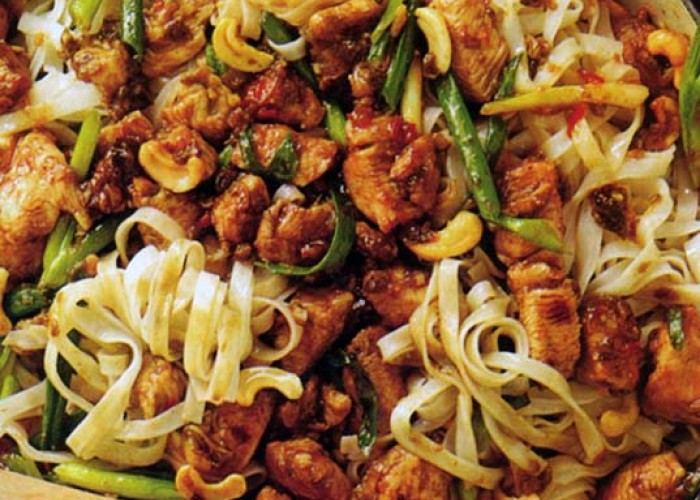 Cashew Chicken With Noodles