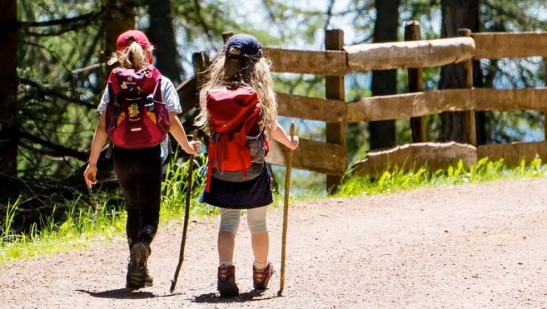 9 Reasons Hiking Is Amazing for Kids
