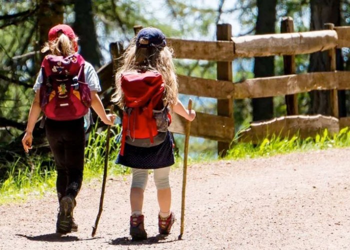 9 Reasons Hiking Is Amazing for Kids