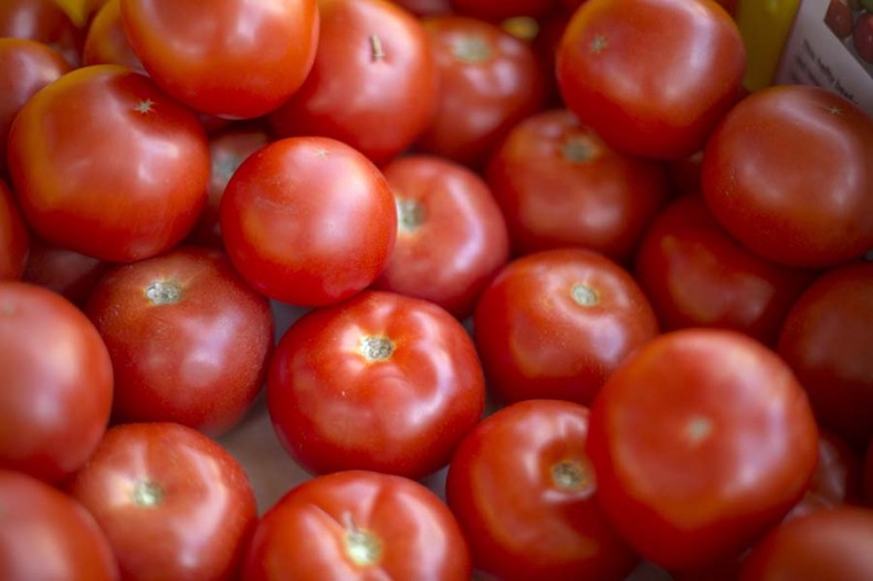 Vine-Ripe Fuel: Researchers Generate Electricity with Tomatoes
