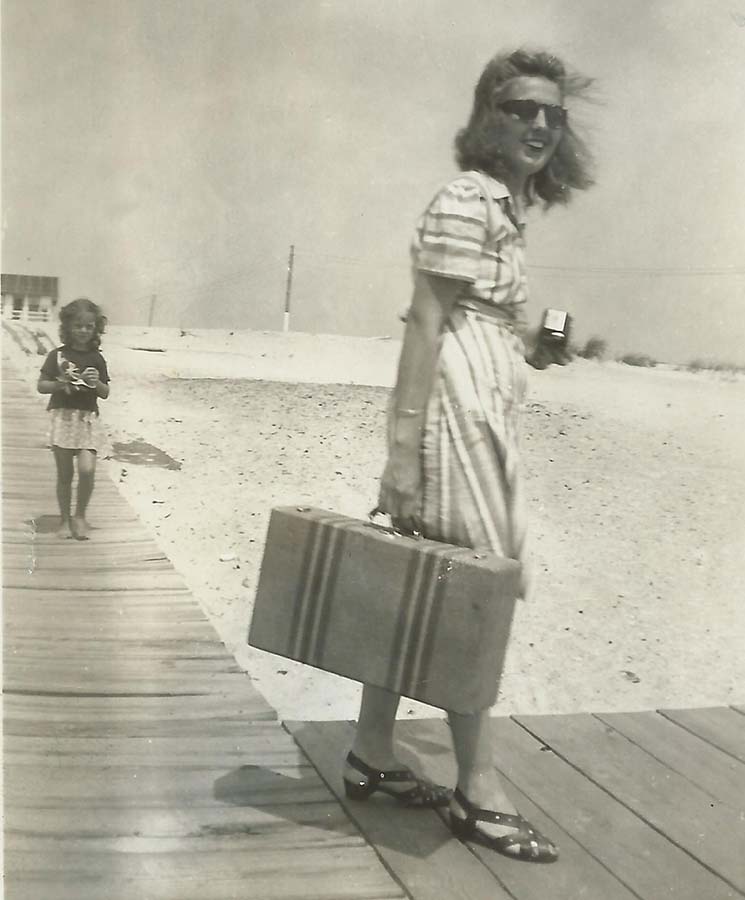 Mama Jennettes Pier