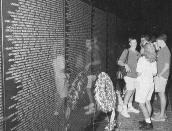 REYT-Vietnam-War-Memorial-1989