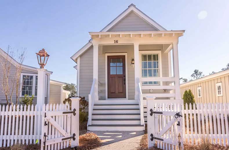 Sweetwater Bunkie—River Dunes, Beth Frazer