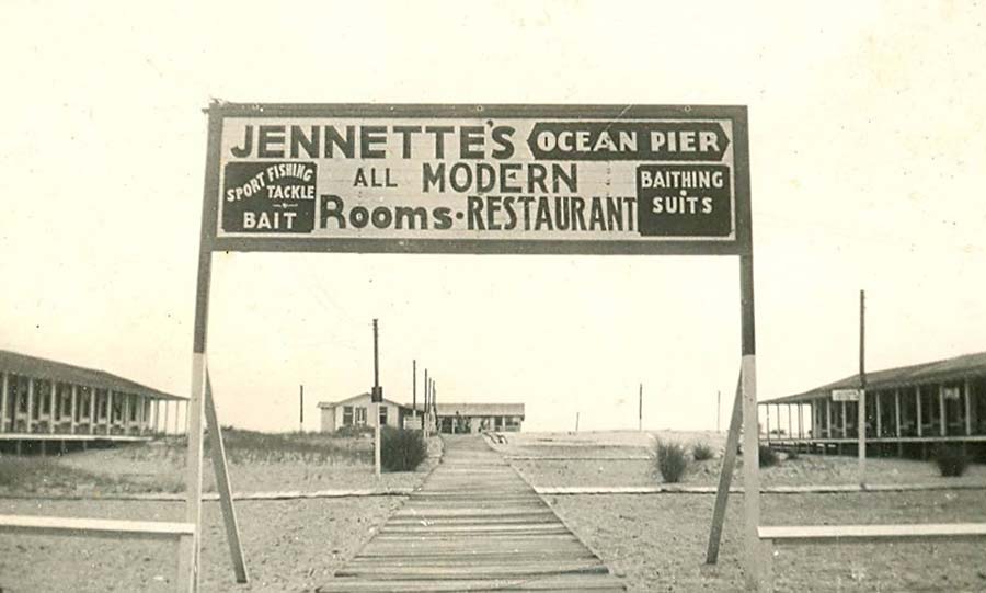 jennettes pier sign